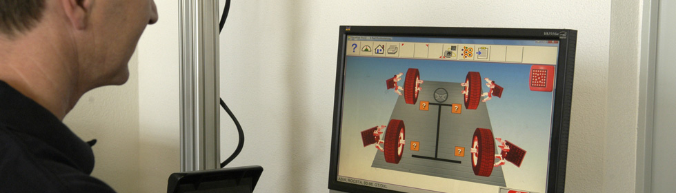  Bild: Achs- und Spurvermessung mit modernsten Geräten 